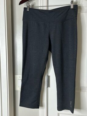 Reebok Women’s Leggings Size M Dark Gray – Pre-Owned Activewear